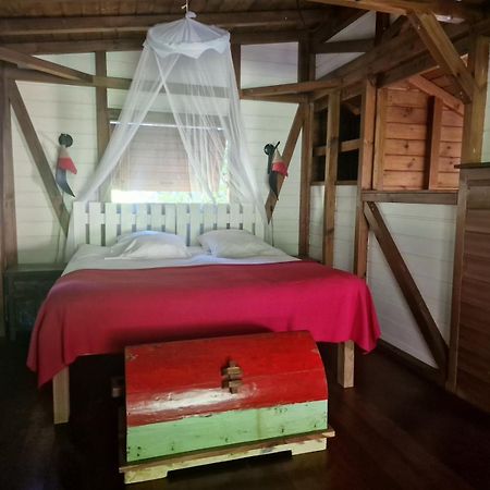 Les Bananes Vertes Ecolodges Saint-Claude Luaran gambar