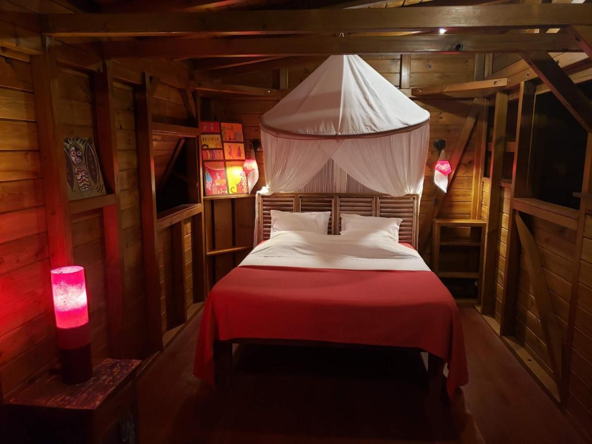 Les Bananes Vertes Ecolodges Saint-Claude Luaran gambar