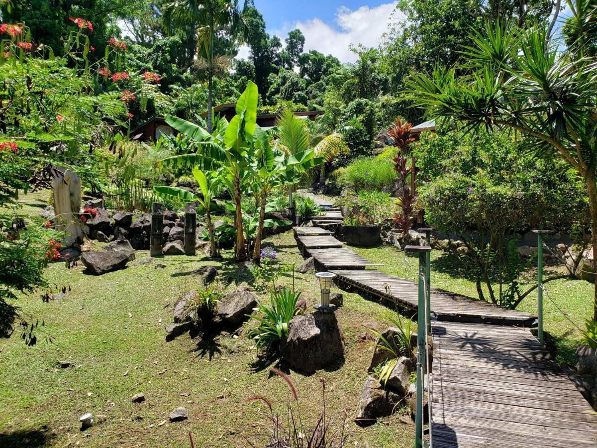 Les Bananes Vertes Ecolodges Saint-Claude Luaran gambar