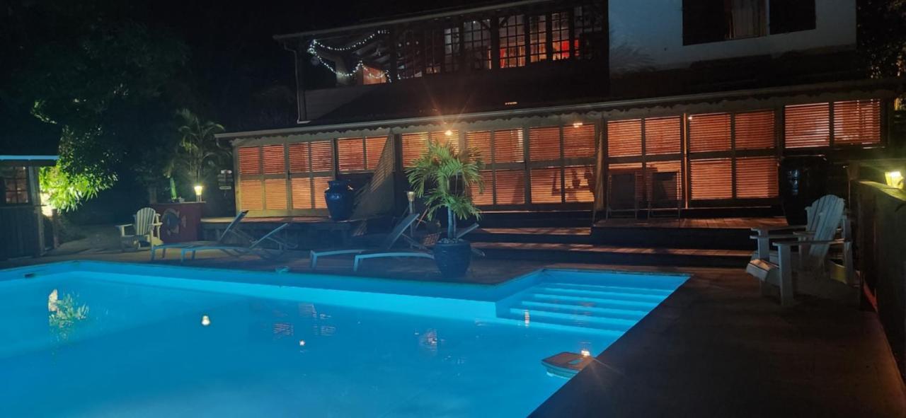 Les Bananes Vertes Ecolodges Saint-Claude Luaran gambar