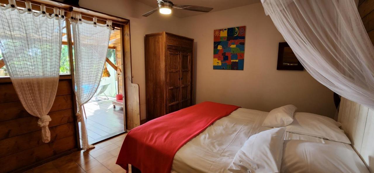 Les Bananes Vertes Ecolodges Saint-Claude Luaran gambar