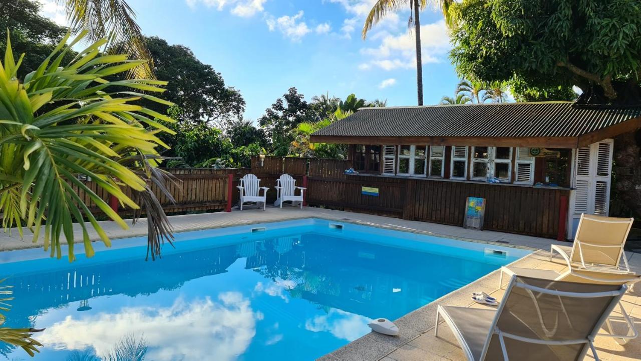 Les Bananes Vertes Ecolodges Saint-Claude Luaran gambar